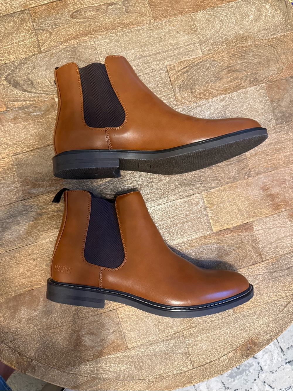 Kenneth Cole Reaction Chestnut Chelsea Boots with Black Elastic